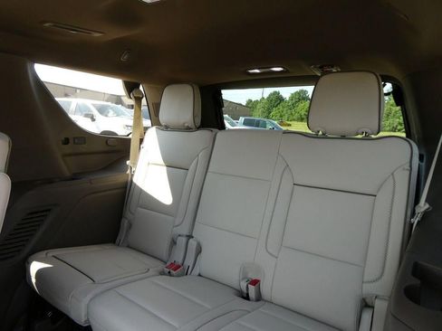 New 2026 GMC Yukon Denali w/ Denali Reserve Package AWD/4WD image 15
