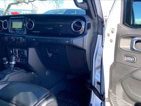 Used 2022 Jeep Wrangler Unlimited Rubicon AWD/4WD image 22