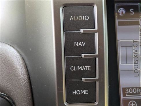 Used 2018 Lexus GX 460 Premium w/ Premium Package image 10