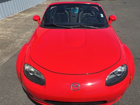 Used 2006 MAZDA MX-5 Miata Grand Touring RWD image 20