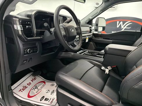 New 2026 Ford F250 Lariat w/ Black Appearance Package AWD/4WD image 11
