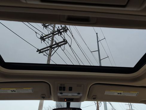 Used 2014 Chevrolet Suburban LTZ image 16