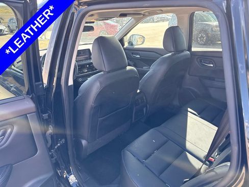 Used 2022 Nissan Rogue SV w/ SV Premium Package AWD/4WD image 7