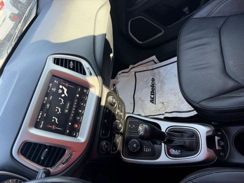 Used 2021 Jeep Compass Latitude image 22