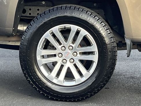 Used 2017 GMC Canyon SLT w/ Driver Alert Package image 26