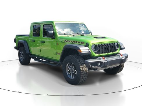 Used 2025 Jeep Gladiator Mojave w/ Safety Group AWD/4WD image 2