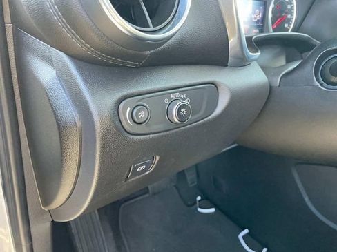 Used 2022 Chevrolet Blazer LT image 22