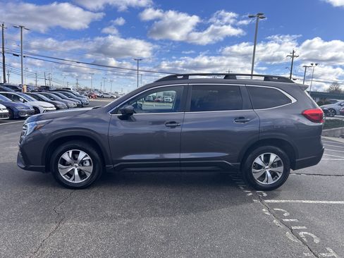 Used 2024 Subaru Ascent Premium w/ Convenience Package image 4