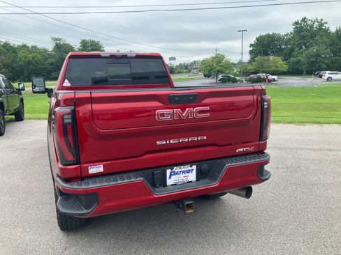 Used 2024 GMC Sierra 2500 AT4 w/ Technology Package AWD/4WD image 6