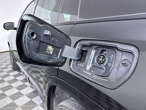 Used 2025 Jeep Wagoneer S Limited AWD/4WD image 3