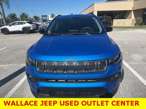 Used 2022 Jeep Compass Latitude image 2