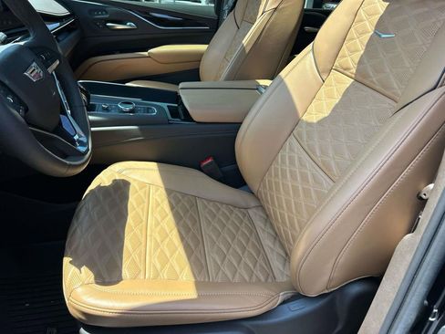 Used 2024 Cadillac Escalade ESV Sport w/ Touring Package AWD/4WD image 30