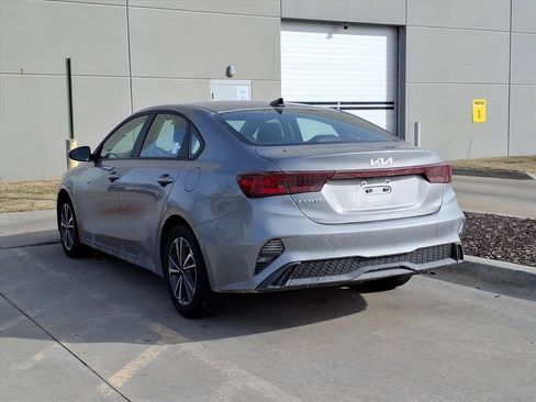 Used 2023 Kia Forte LXS image 4