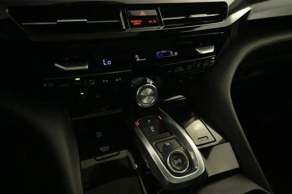 Used 2022 Acura MDX SH-AWD image 26