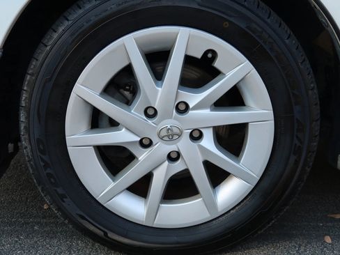 Used 2014 Toyota Prius V Two image 11