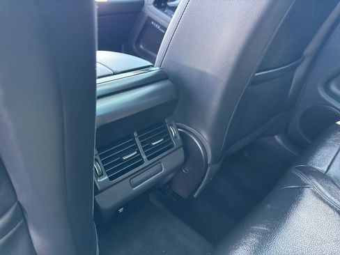 Used 2020 Land Rover Range Rover Evoque S image 18