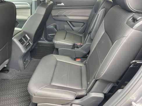 Certified 2023 Volkswagen Atlas SEL R-Line AWD/4WD image 6