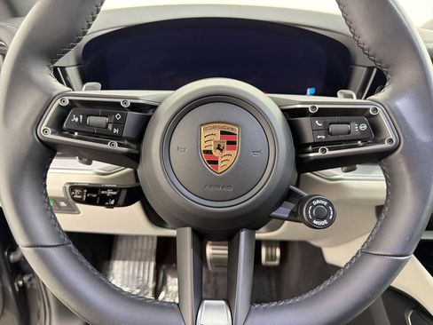 Certified 2025 Porsche Cayenne S AWD/4WD image 18