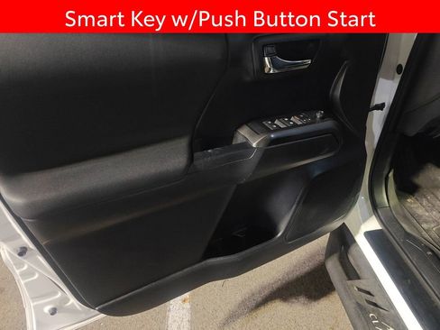 Used 2019 Toyota Tacoma TRD Sport w/ Technology Package image 8