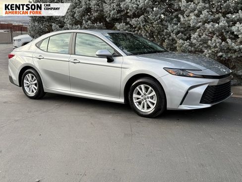 Used 2026 Toyota Camry LE image 9