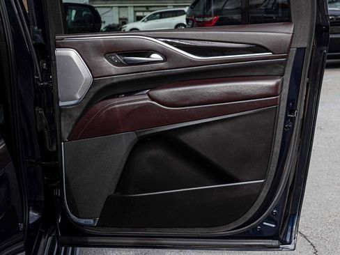 Used 2021 Cadillac Escalade ESV Premium Luxury Platinum image 15