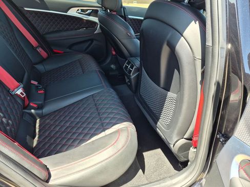 Used 2022 Genesis G70 3.3T RWD image 19