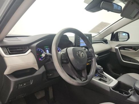 Used 2022 Toyota RAV4 XLE FWD image 12