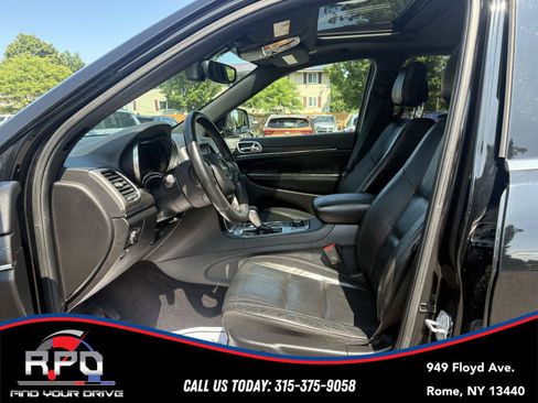 Used 2018 Jeep Grand Cherokee Limited AWD/4WD image 12
