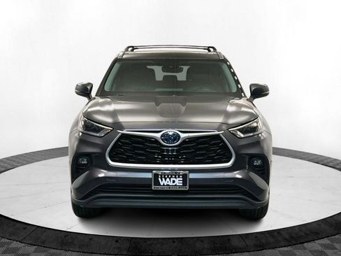 Certified 2021 Toyota Highlander XLE image 9
