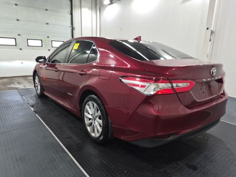 Used 2018 Toyota Camry LE FWD image 6