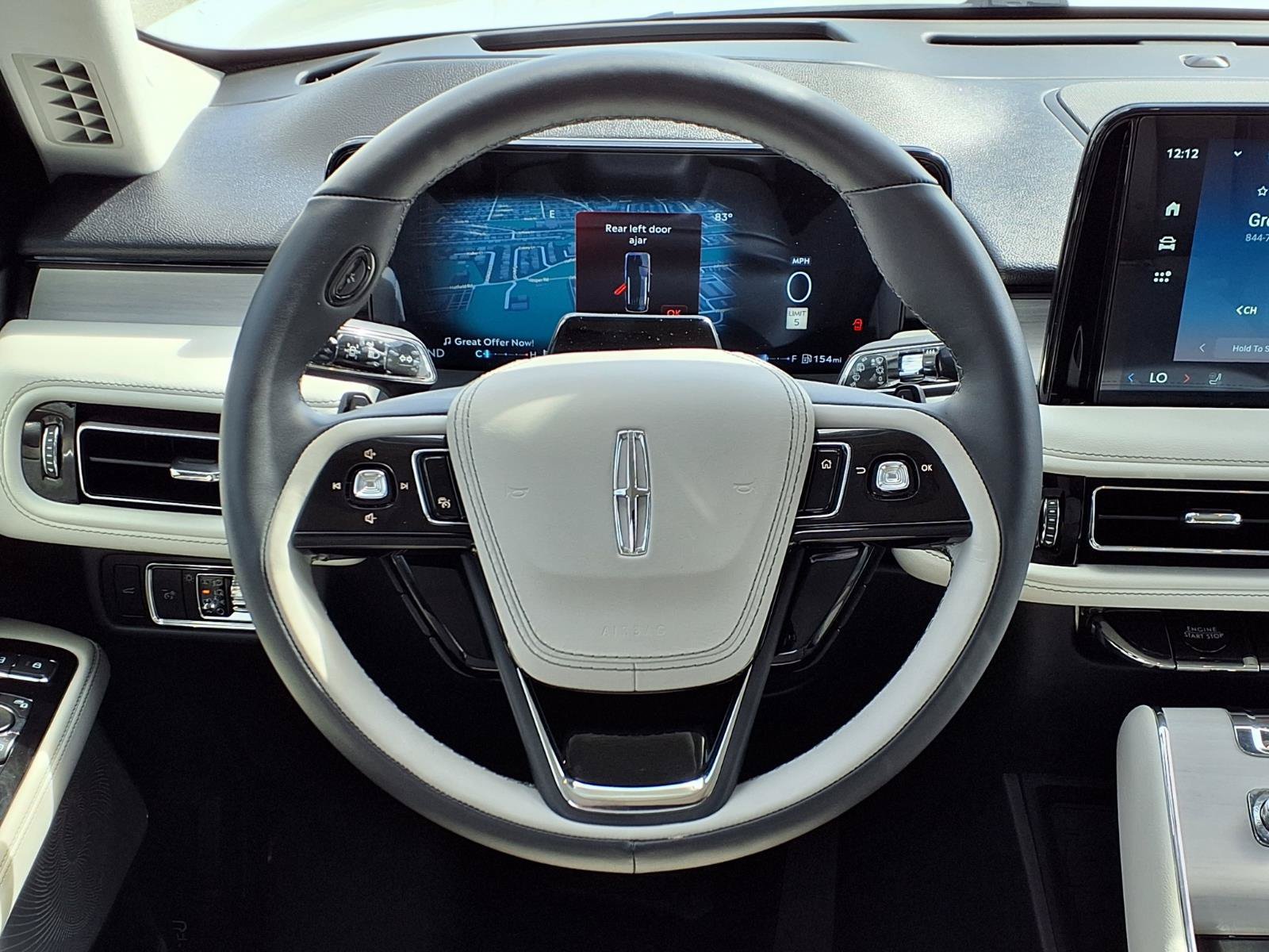 Used 2026 Lincoln Aviator Reserve w/ Luxury Package RWD image 12
