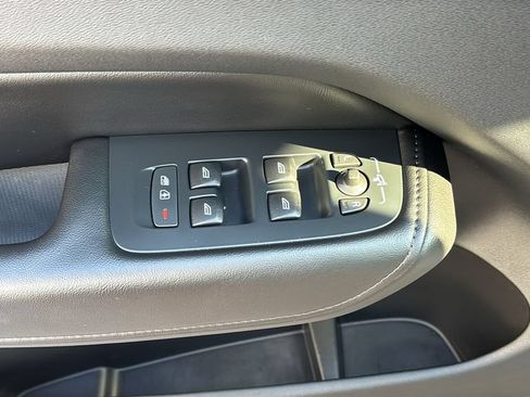 Used 2023 Volvo XC60 B5 Plus w/ Climate Package AWD/4WD image 14
