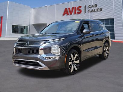 Used 2025 Mitsubishi Outlander SE