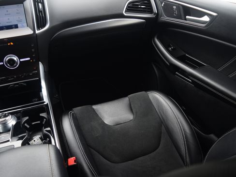 Used 2020 Ford Edge ST image 14