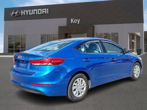 Used 2018 Hyundai Elantra SE image 4