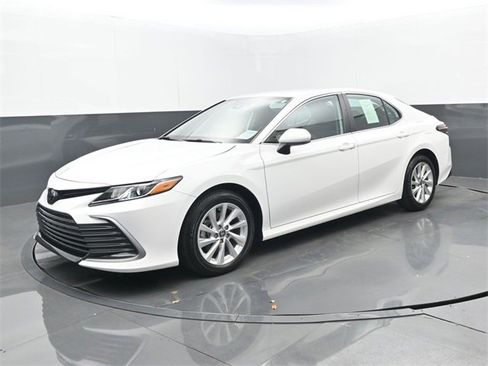 Used 2024 Toyota Camry LE image 24