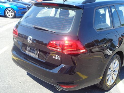 Used 2017 Volkswagen Golf S AWD/4WD image 22