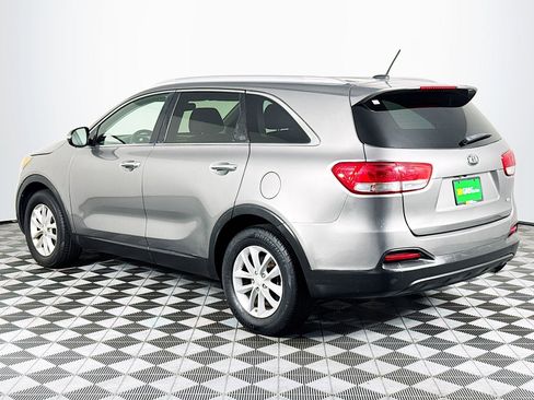Used 2016 Kia Sorento LX image 38