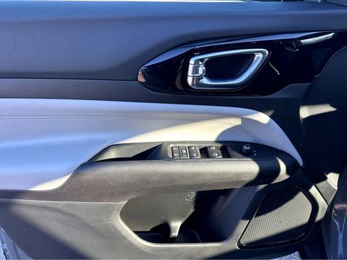 Used 2022 Jeep Compass Limited image 12