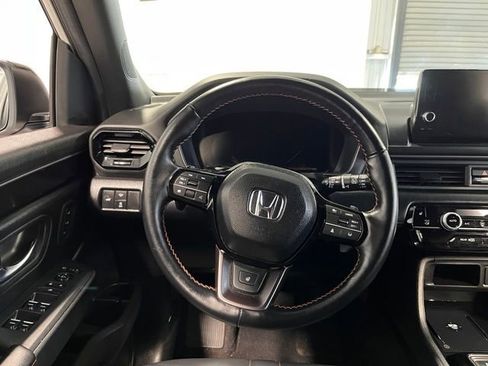 Used 2024 Honda Pilot TrailSport image 18