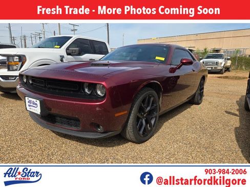 Used 2019 Dodge Challenger SXT w/ Blacktop Package image 1