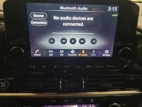 Used 2022 Nissan Pathfinder SL AWD/4WD image 25