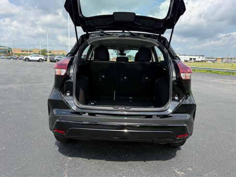 Used 2025 Nissan Kicks Play S FWD image 7