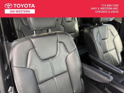 Used 2022 Kia Telluride EX w/ EX Premium Package image 32