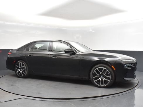 New 2026 BMW 760i xDrive w/ Executive Package image 3