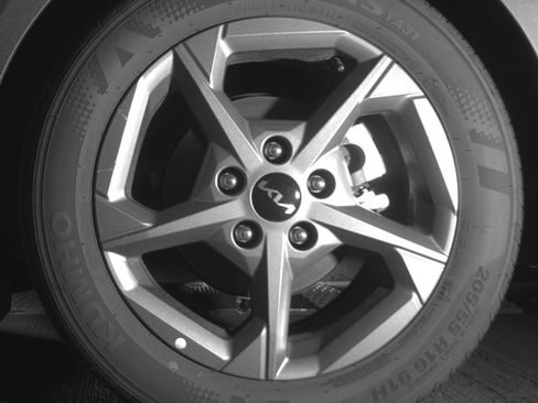 Used 2025 Kia K4 LXS image 14