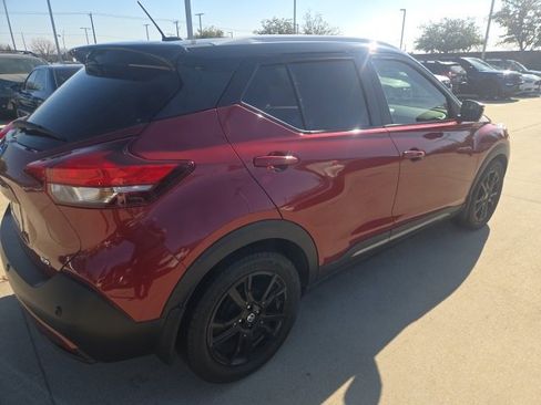 Used 2020 Nissan Kicks SR image 3
