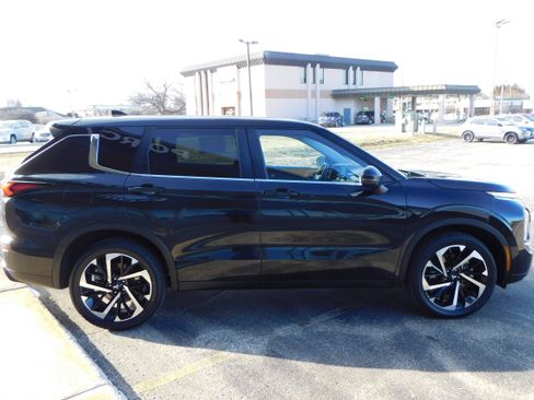 Used 2022 Mitsubishi Outlander ES image 6