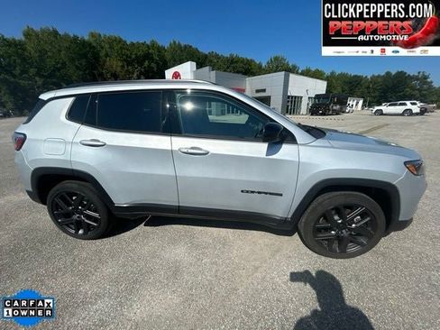 Used 2026 Jeep Compass Latitude AWD/4WD image 4