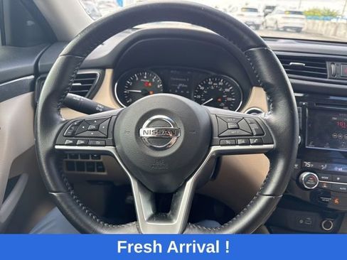Used 2020 Nissan Rogue SV image 5